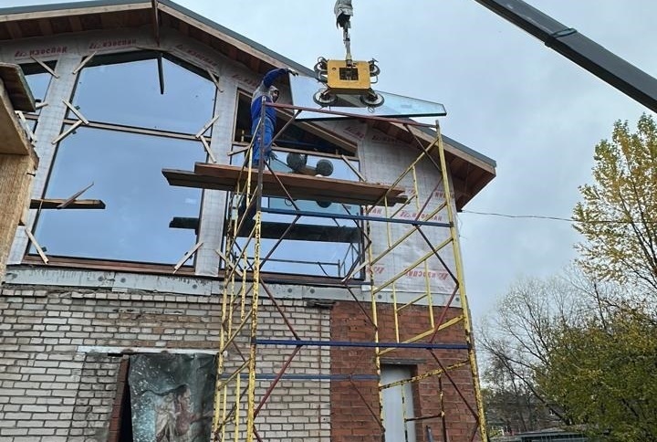 Монтаж безрамных стеклопакетов Монтаж безрамных стеклопакетов